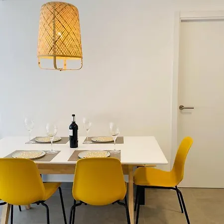 70 M2, Cerca De La Playa, Apto Minusvalidos. Apartment Roses
