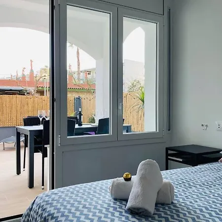 70 M2, Cerca De La Playa, Apto Minusvalidos. Apartment Roses