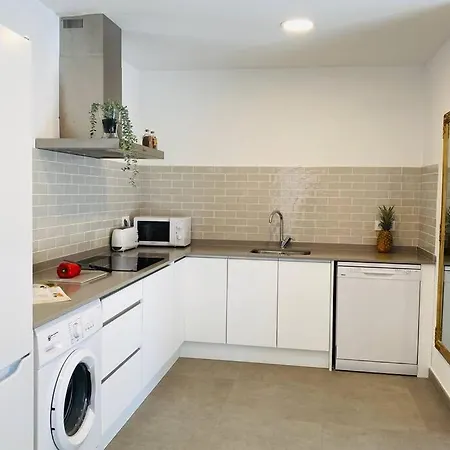70 M2, Cerca De La Playa, Apto Minusvalidos. Apartment Roses